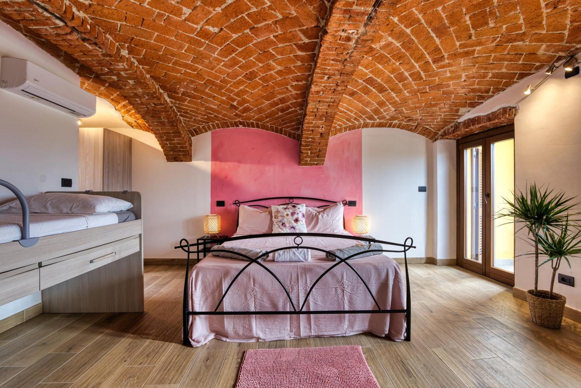 La Cantina Rent Rooms Aglie Bagian luar foto