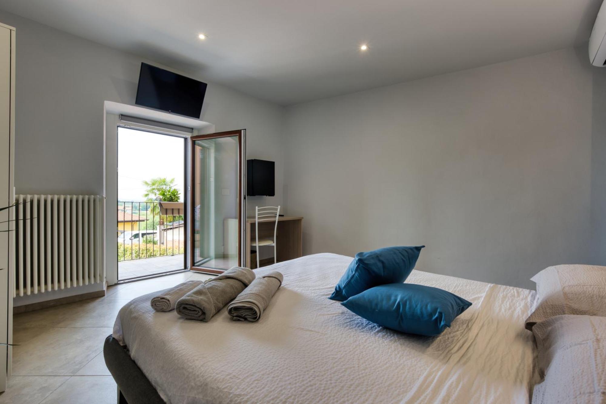 La Cantina Rent Rooms Aglie Bagian luar foto