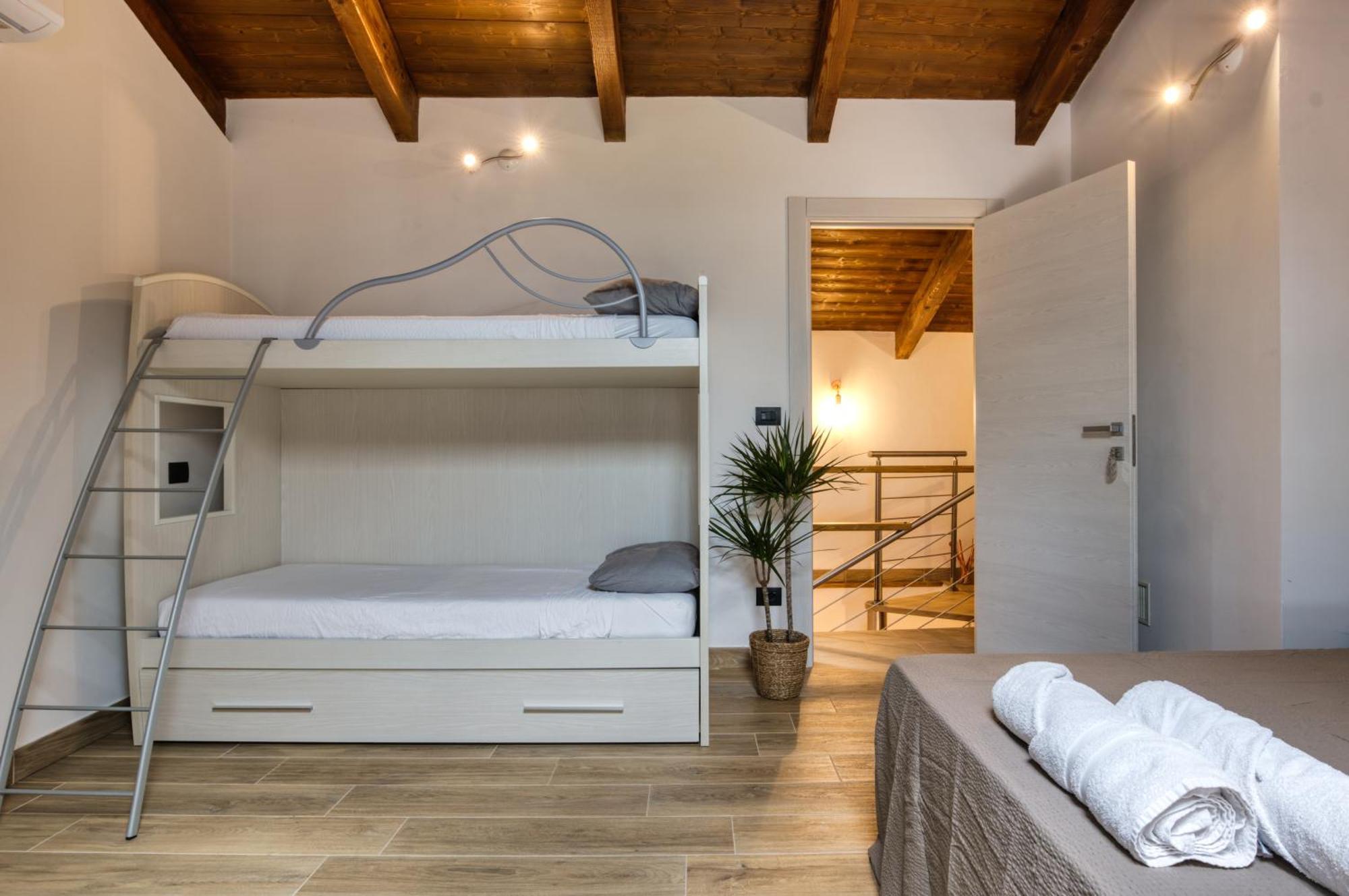 La Cantina Rent Rooms Aglie Bagian luar foto