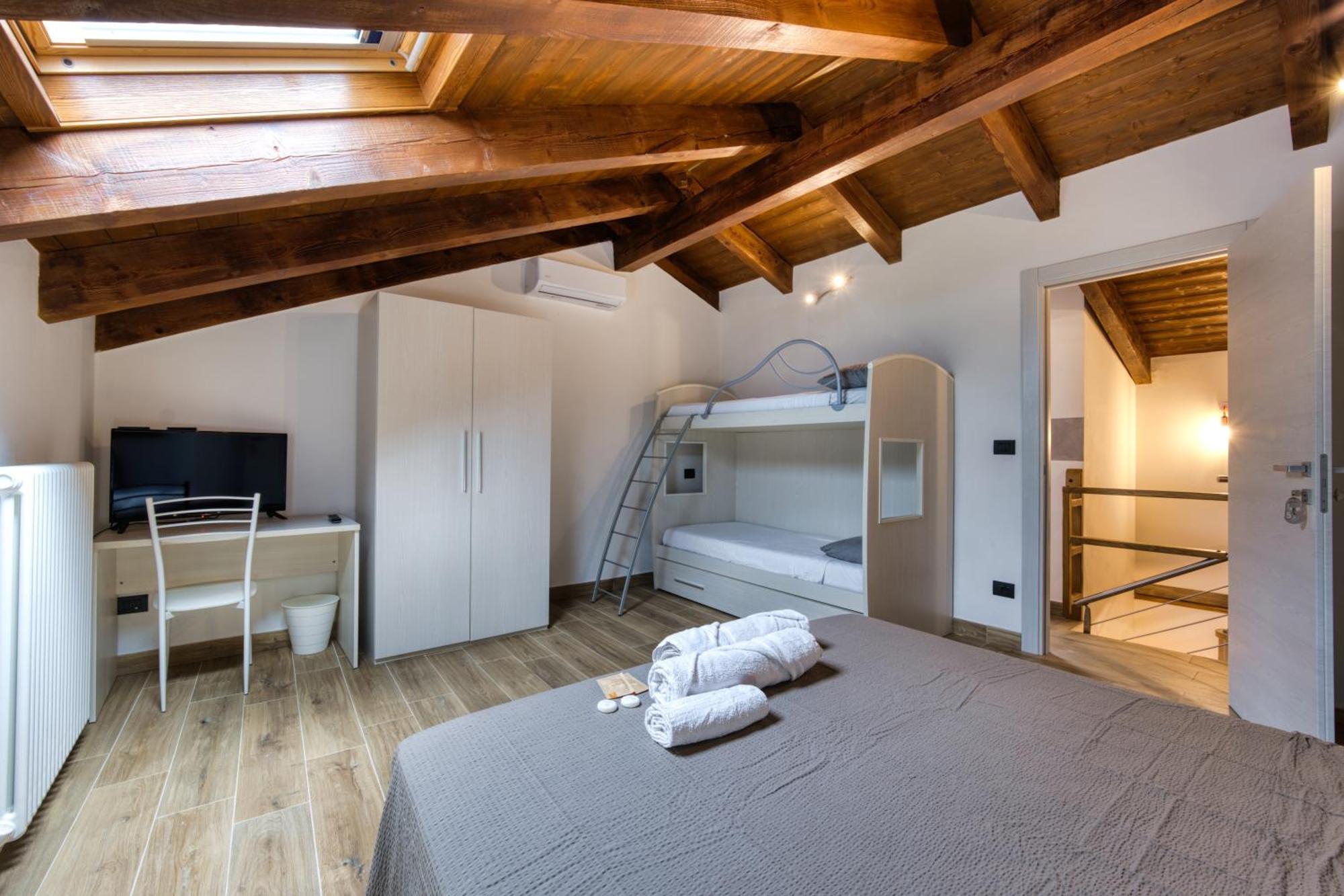 La Cantina Rent Rooms Aglie Bagian luar foto