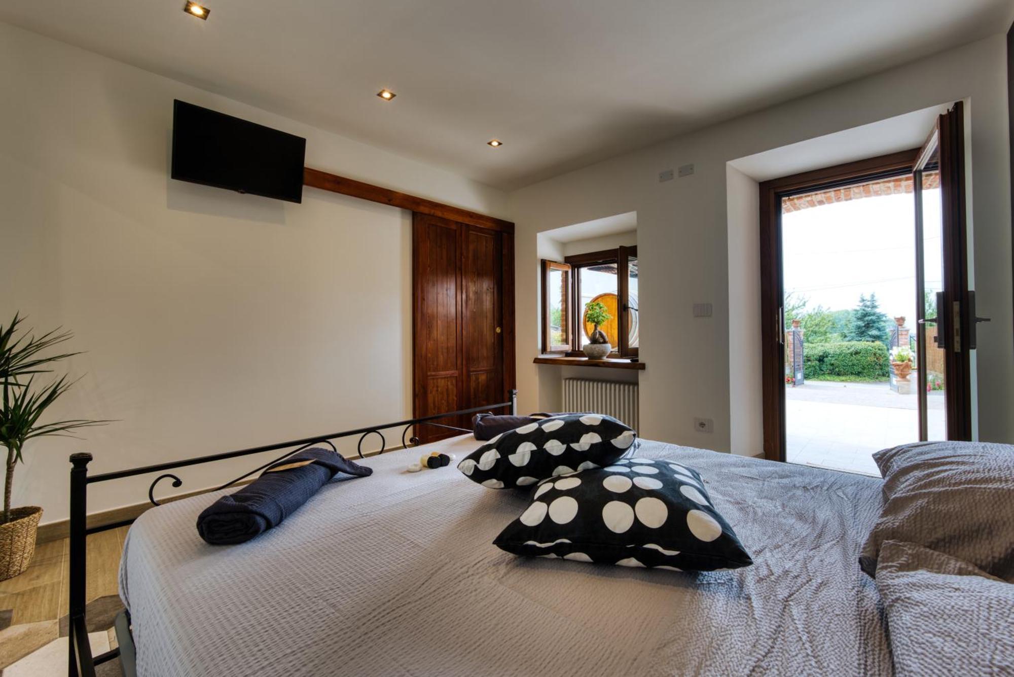 La Cantina Rent Rooms Aglie Bagian luar foto